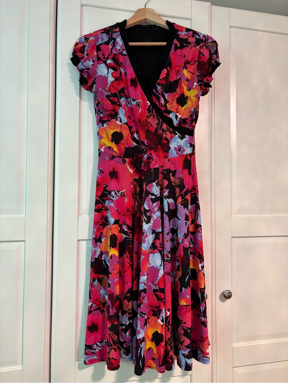 Bright colourful Wrap-Style Midi Dress
